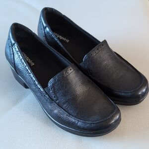 Easy Spirit Black Leather Slip-On Shoes Size 10 Wide